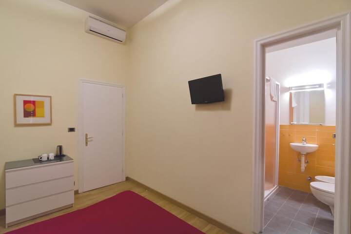 Room 5 of 44