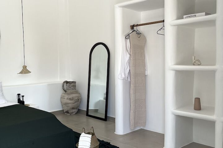 Room 9 of 23