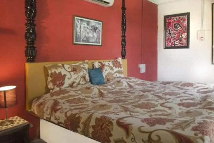 Room 4 of 15