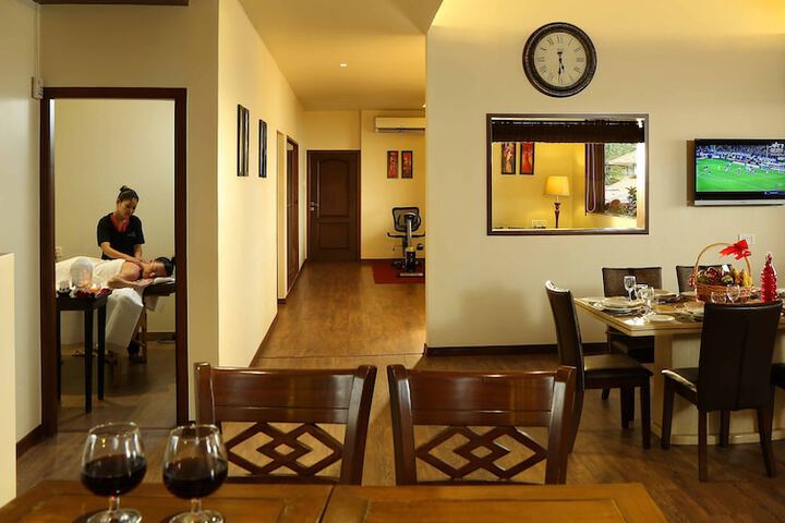 Dining Photos