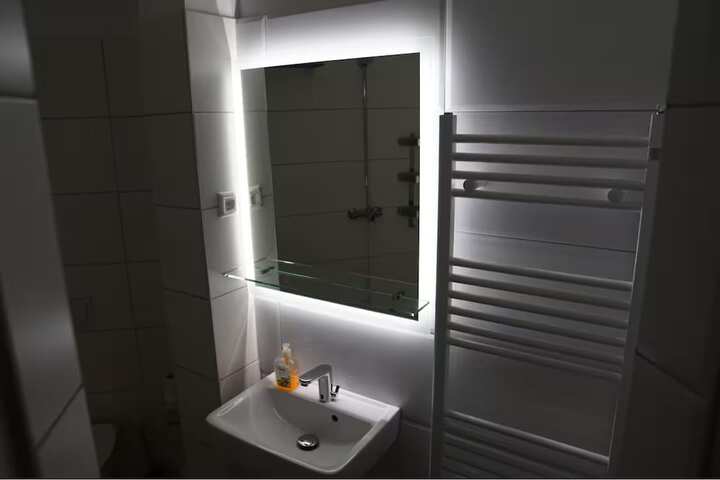 Room 12 of 15