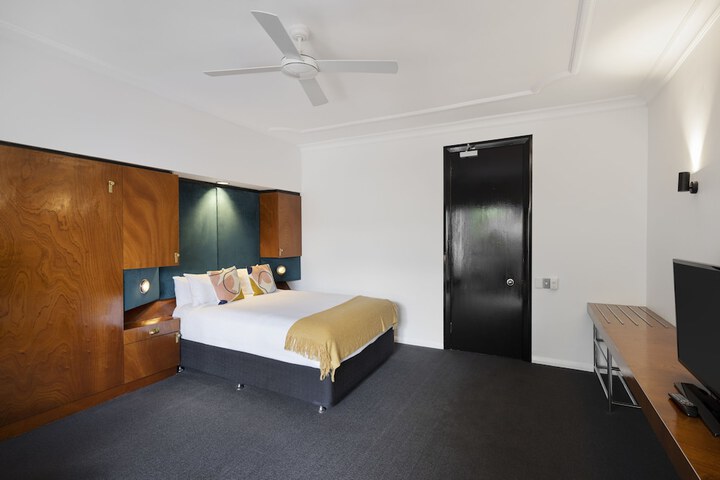Room 16 of 63