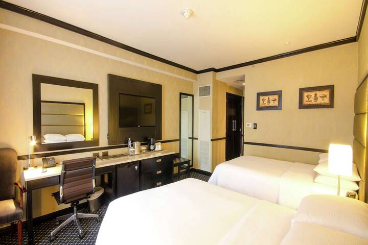 Room 14 of 64