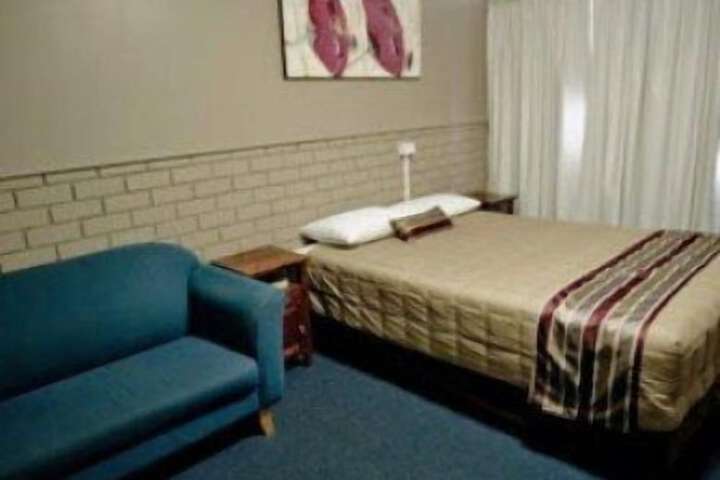 Room 13 of 35