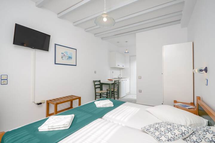Room 3 of 38
