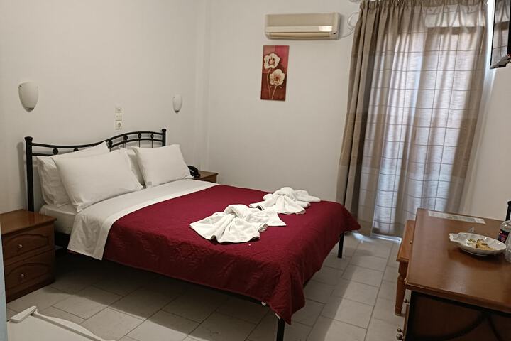 Room 5 of 24