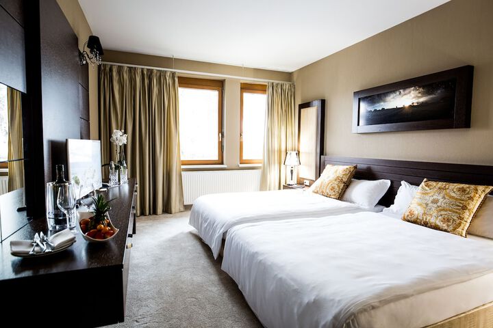 Room 6 of 36
