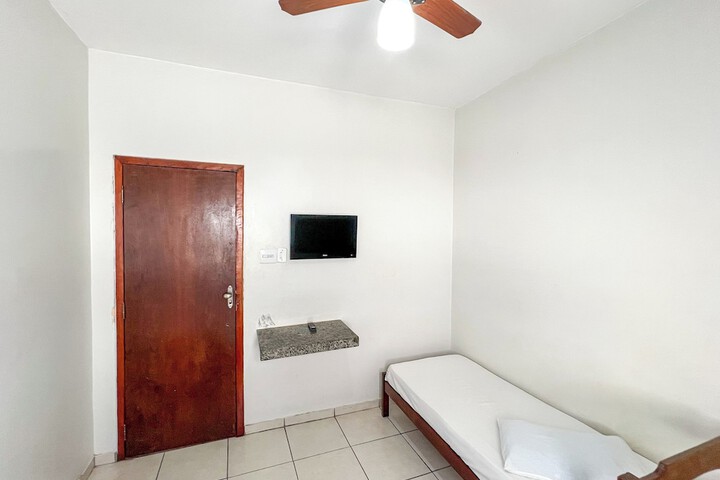 Room 12 of 22