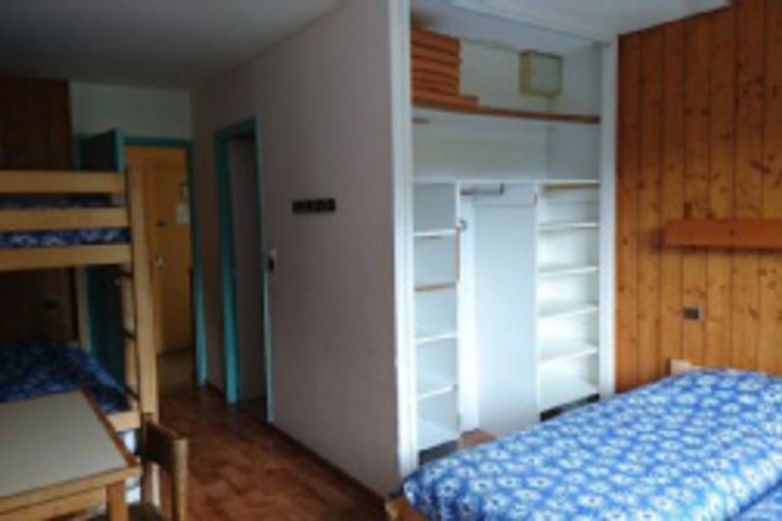 Room 140 of 216