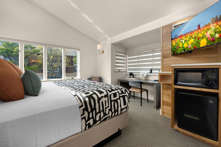 Room 80 of 231