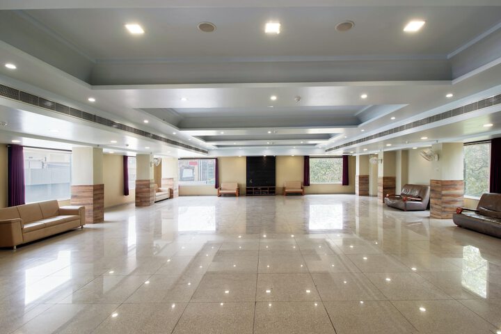 Ballroom/Hall 30 of 39