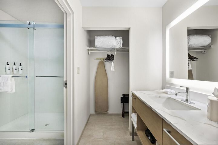 Bathroom shower