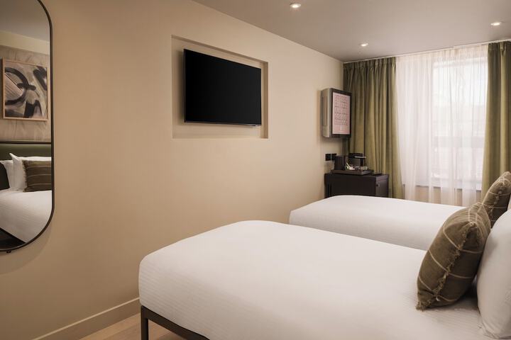 Room 33 of 58