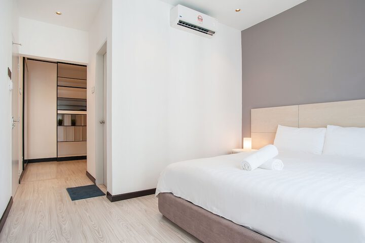 Room 5 of 71