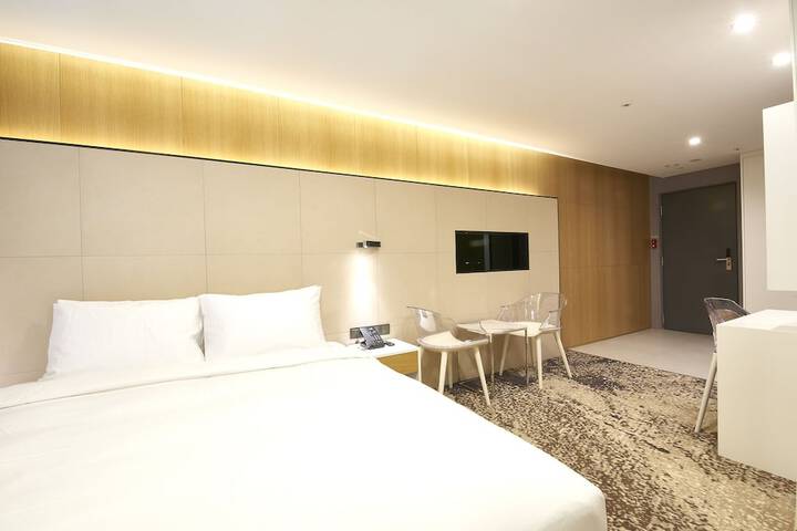 Room 5 of 48