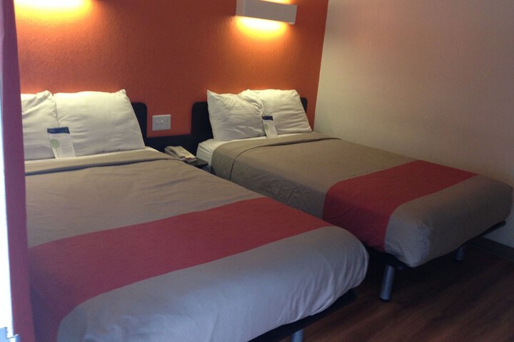Room 14 of 75