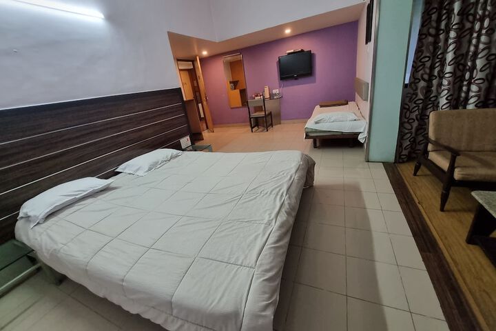 Room 13 of 40