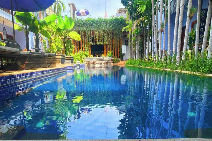 Hotel Exterior 76 of 119