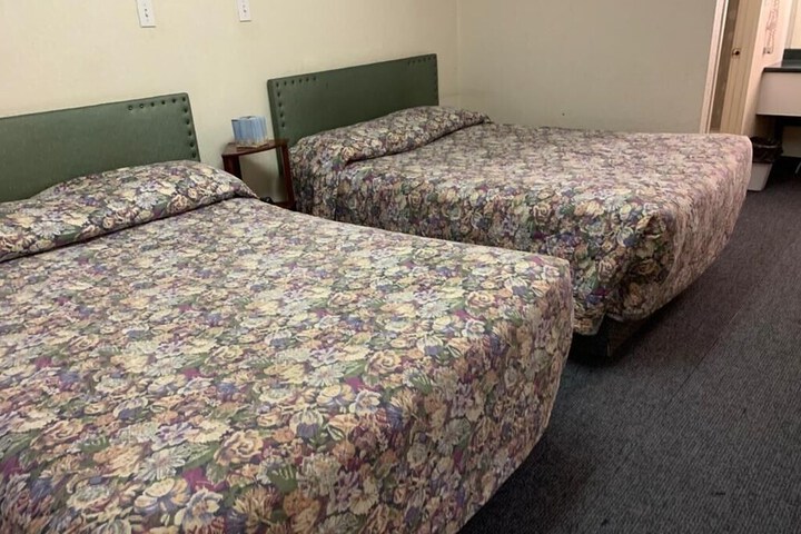 Room 2 of 4