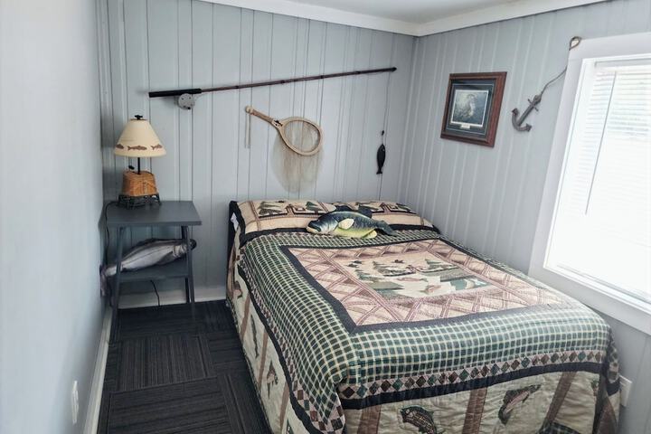 Room 13 of 25