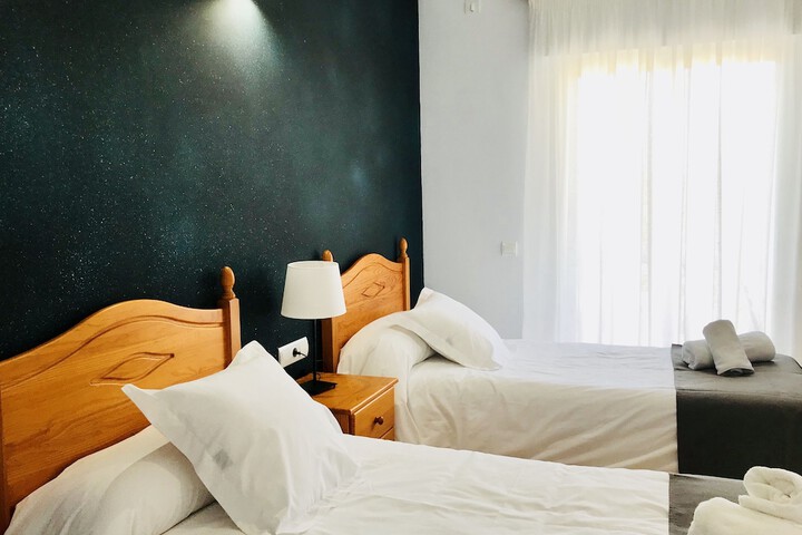 Room 9 of 42