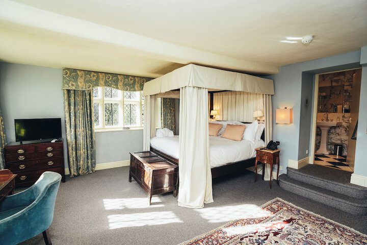 Room 10 of 43