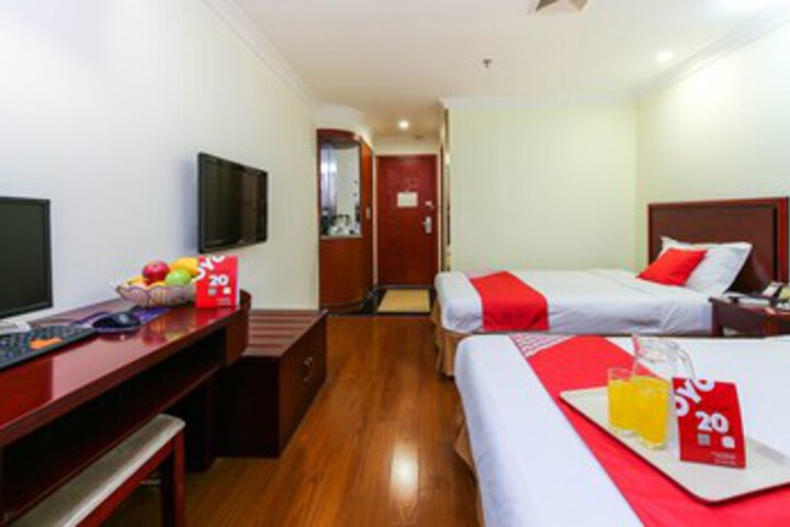 Room 6 of 24
