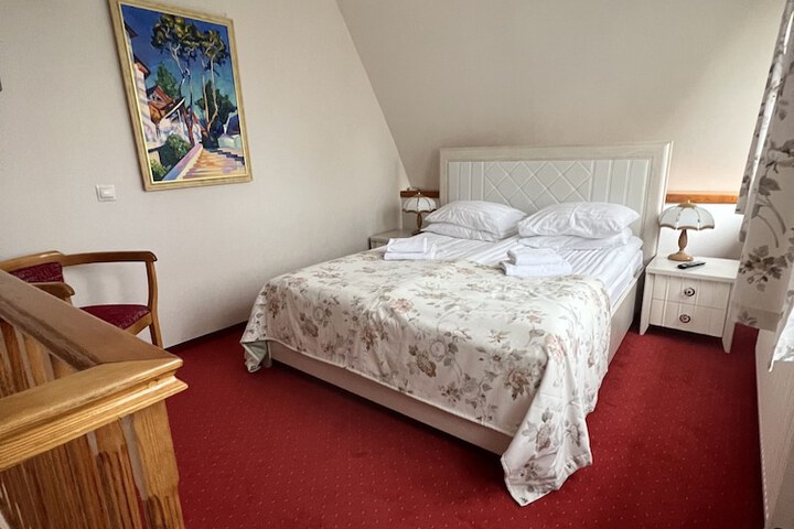 Room 9 of 47