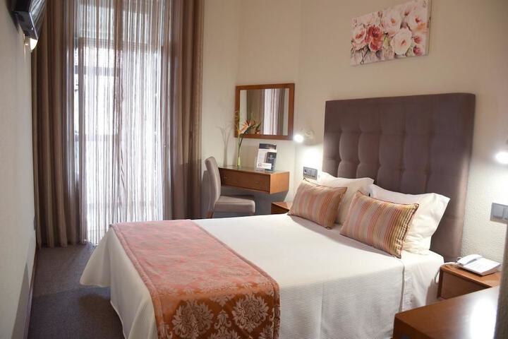 Room 7 of 63