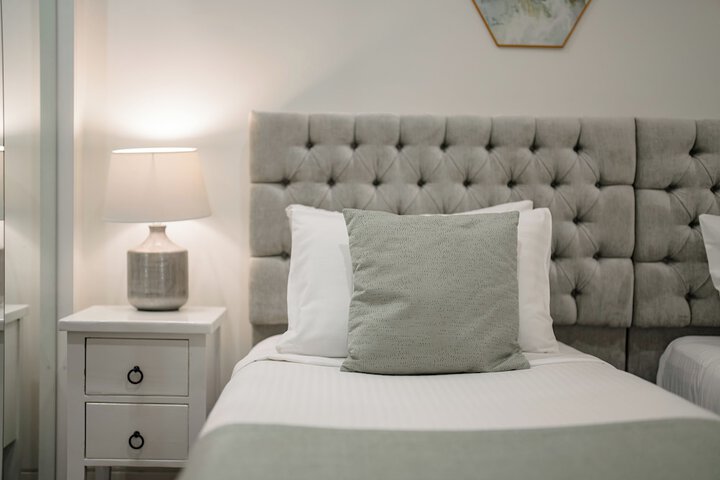 Room 14 of 266