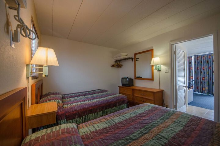 Room 7 of 25