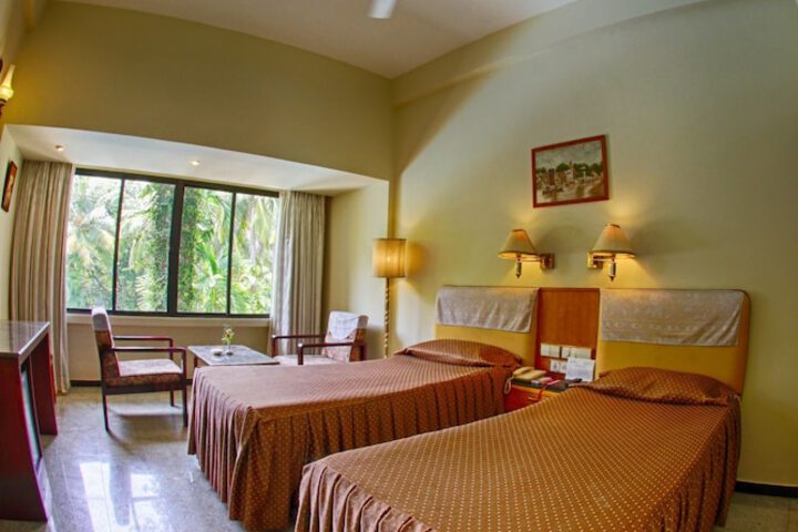 Room 4 of 25