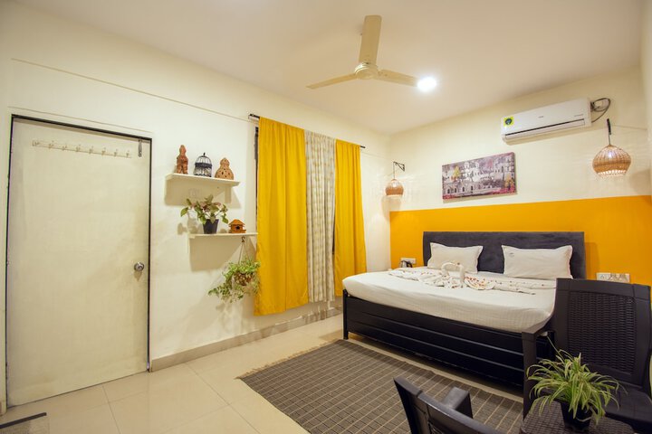 Room 10 of 28