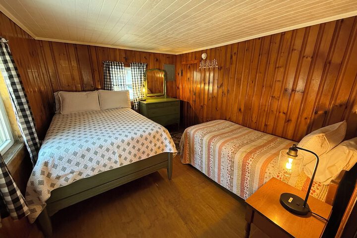 Room 32 of 212