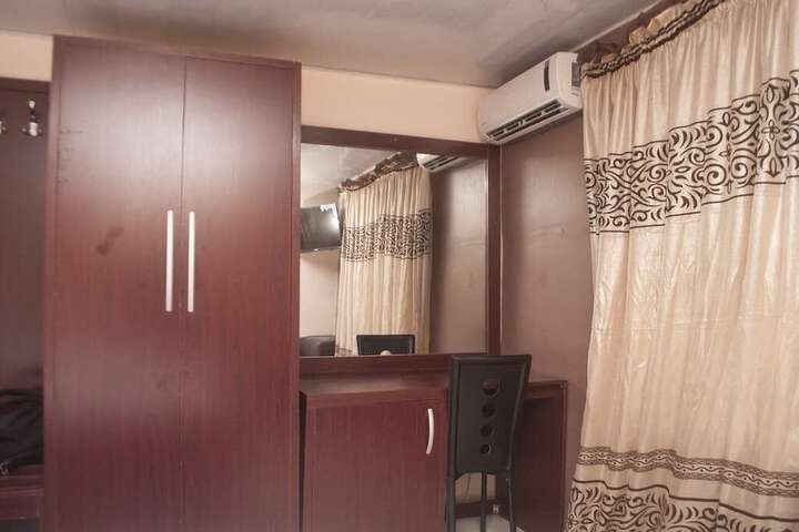 Room 8 of 22