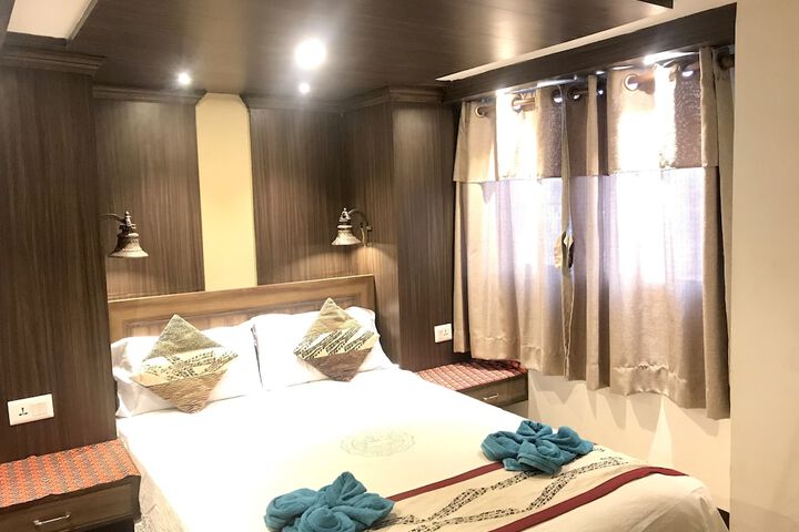 Room 12 of 138