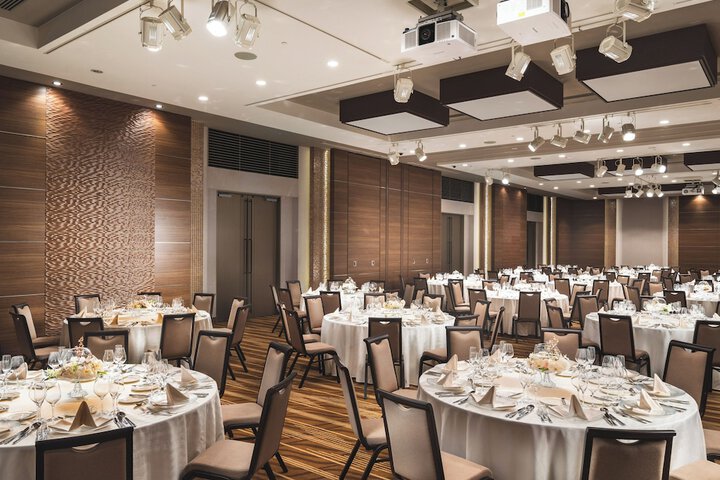 Ballroom/Hall 115 of 168