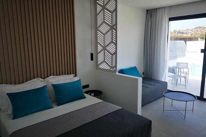 Room 31 of 102