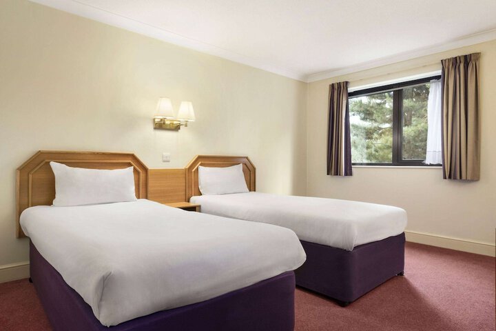 Room 4 of 19