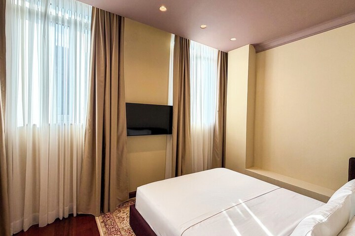 Room 16 of 96