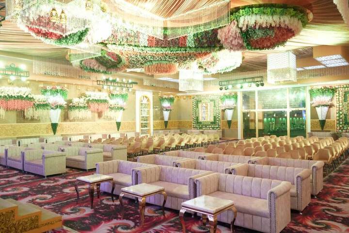 Ballroom/Hall 16 of 20