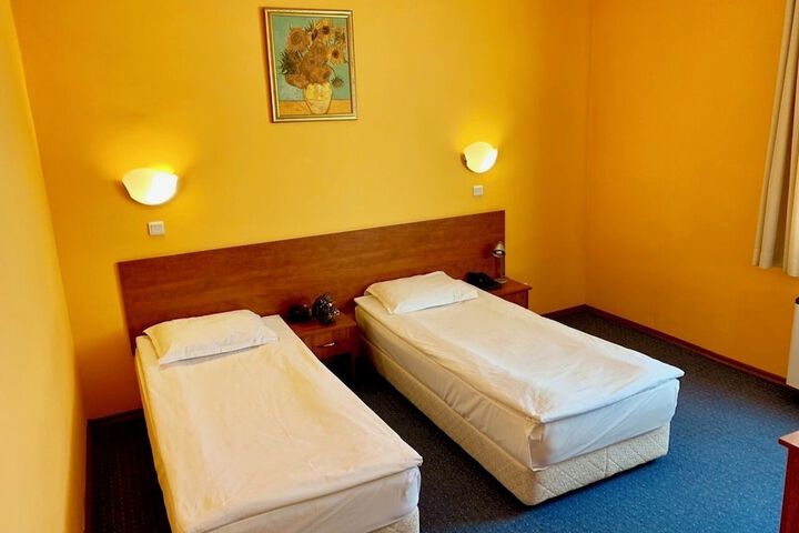 Room 16 of 69