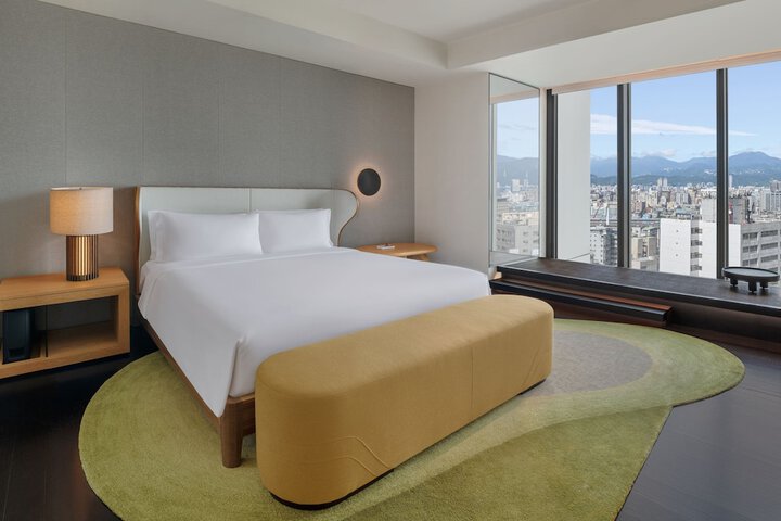 Room 35 of 182