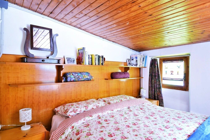 Room 2 of 23