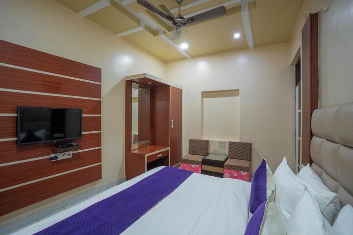 Room 5 of 40