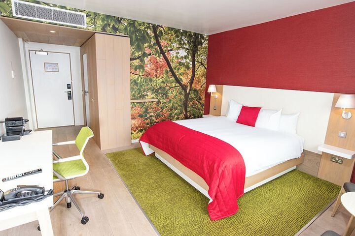 Room 18 of 53