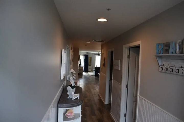 Room 9 of 16