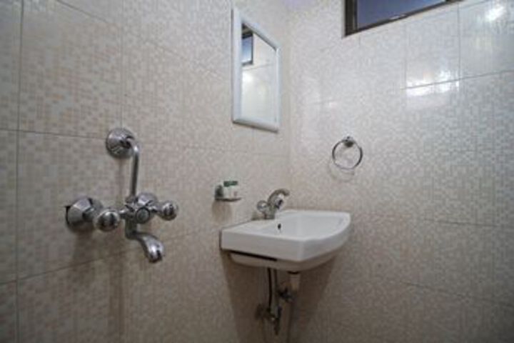 Room 3 of 16