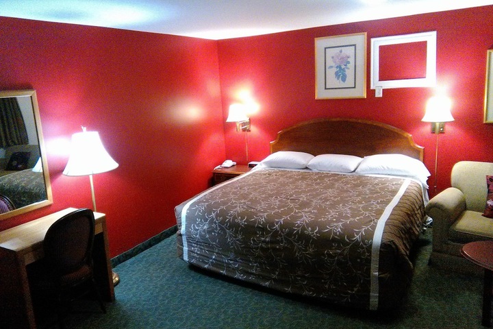 Room 12 of 35