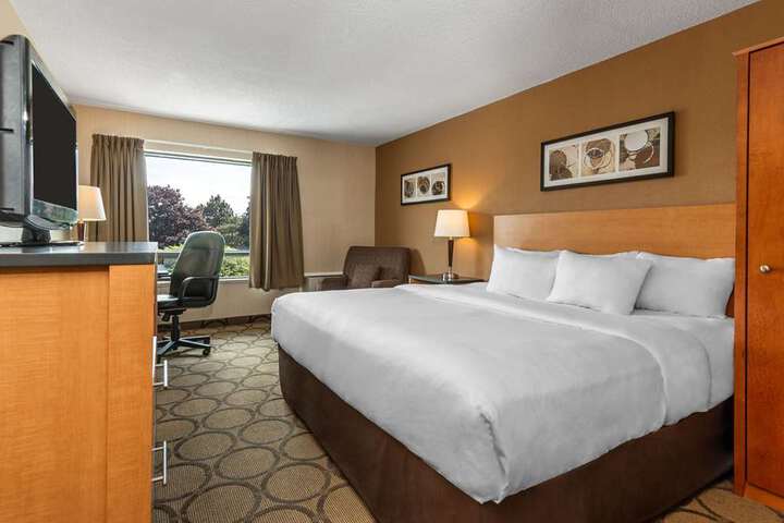Suite 24 of 26